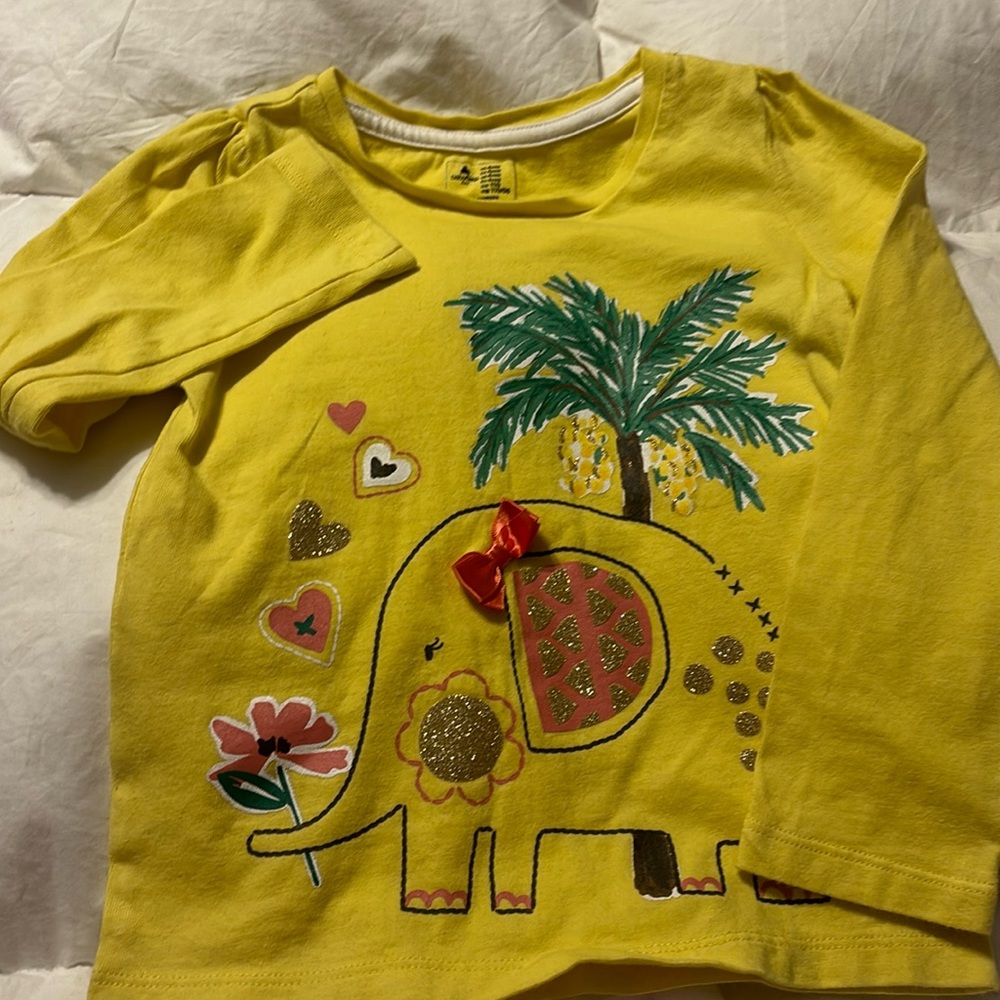 Gap yellow long sleeve T size 4Tyellow &Gap polka dot jeans size 4T, gently used
